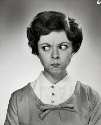 Finalement, cet homme s'approche de vous pour vous saluer et vous déclarer son mécontentement : 
- J'espère bien que je ne vais pas ... un ... dans mon sein !