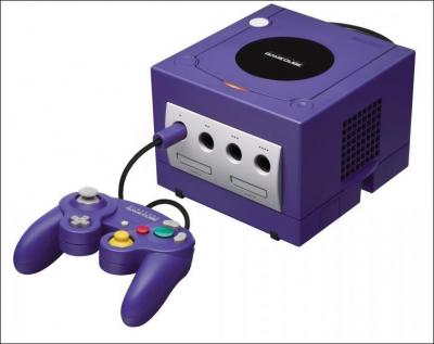 Quelle est cette console Nintendo sortie tout d'abord au Japon le 14 septembre 2001 ?