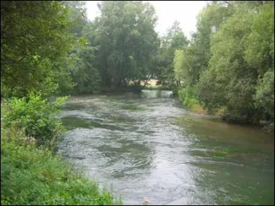 Cette rivière et sa vallée marquent la séparation entre la Normandie et la Picardie :