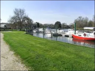 Commune Charentaise-Maritime, Port-d'Envaux se situe en région ...