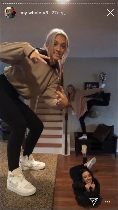 Quelle relation y a-t-il entre Eliza, Ansley et Riley ?