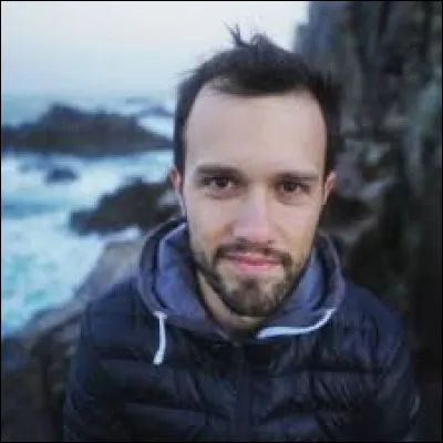 Ce youtubeur est passionné d'histoires et d'aventures. De qui s'agit-il ?