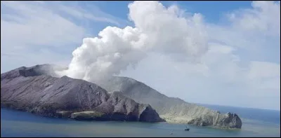 En volcanologie, qu'est-ce qu'une coul&eacute;e pyroclastique ?