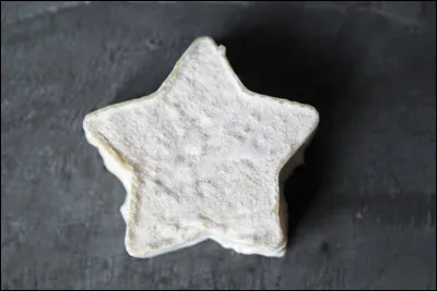 Quel est ce fromage de ch&egrave;vre fabriqu&eacute; dans la G&acirc;tine poitevine des Deux-S&egrave;vres qui a un forme d'&eacute;toile ?
