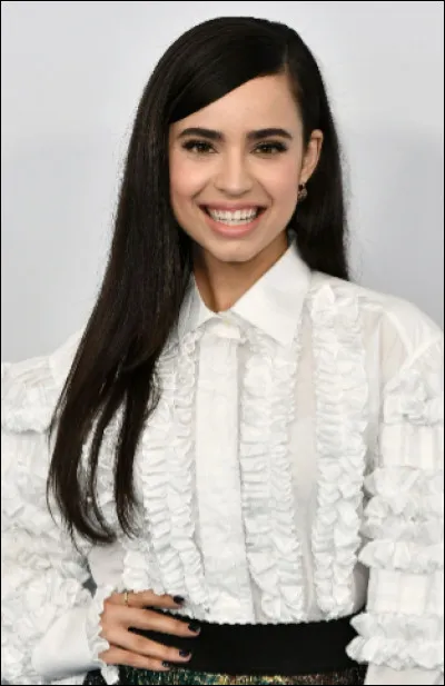 Dans combien de films Sofia Carson a-t-elle joué Evil ?