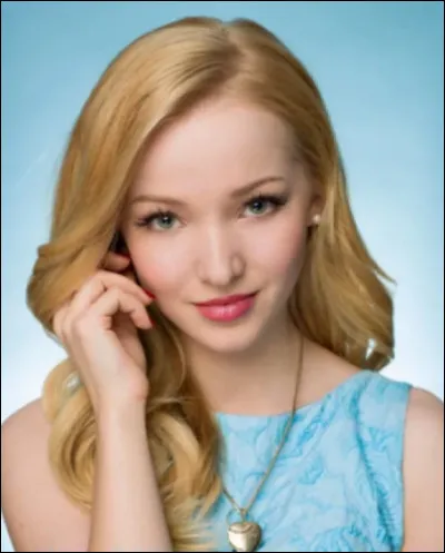 Comment s'appelle l'amie de Sofia Carson ?