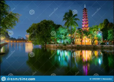 Sa capitale est Hanoï.