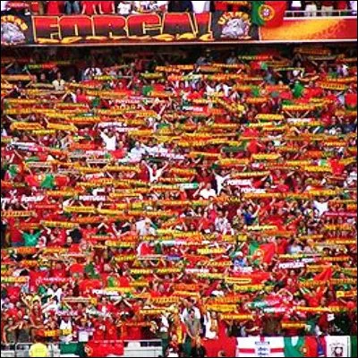 Quel instrument de musique a obtenu une renommée internationale lors de la Coupe du monde de football 2010 ?