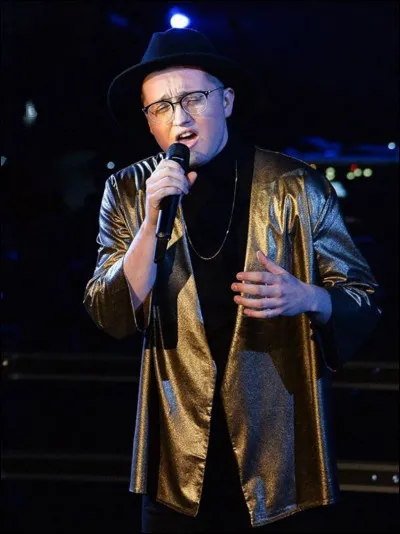 Lors des battles, Antoine Delie a chanté avec...