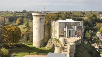 Cette ville, situ&eacute;e au sud de la plaine de Caen, ville natale de Guillaume le Conqu&eacute;rant, domin&eacute;e par son ch&acirc;teau, c'est ...