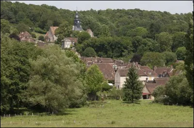 Cette r&eacute;gion de collines et de vall&eacute;es, encore en grande partie bois&eacute;e, situ&eacute;e dans le sud de la Normandie, aux confins du Maine, c'est ...