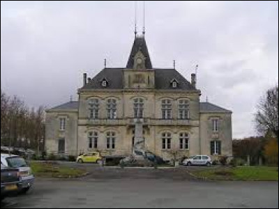 Notre balade commence en Nouvelle-Aquitaine, à Burie. Commune de l'arrondissement de Saintes, elle se situe dans le département ...
