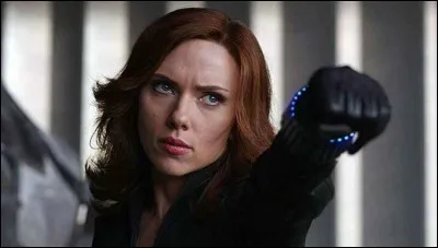 Qui est l'actrice de Black Widow ?