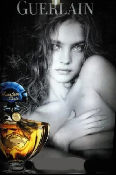 Beaucoup plus ancien, mais indémodable, c'est le parfum emblématique de cette parfumerie de renom, créé en 1925 par Jacques Guerlain. Bergamote, jasmin, rose et vanille exhalent leurs arômes !