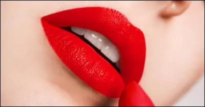 Dans quel groupe chantait Muriel Moreno ?