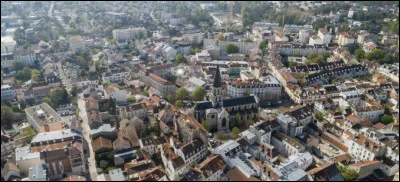 Cette ville de 78 000 habitants du d&eacute;partement des Hauts-de-Seine, &eacute;tendue dans l'ouest de la'agglom&eacute;ration parisienne, sur la rive gauche de la Seine, c'est ...
