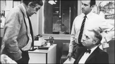 Toujours autour du Nez de Jobourg, un célèbre film avec le duo Serrault / Ventura - le commissaire flanqué d'un policier chanteur de tango [lequel ?] - nomme ce lieu à maintes reprises. Lequel ?