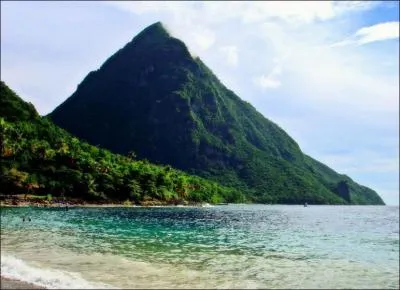 Ile des Antilles sur cette photo, membre du Commonwealth je suis...