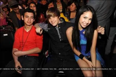 Jasmine Villegas a tourné dans un de ses clips. Lequel ?