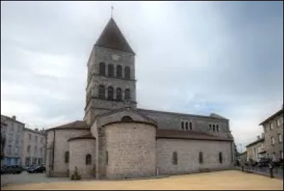 Voici l'&eacute;glise Saint-Jean-Baptiste de Riotord. Village Altilig&eacute;rien, il se situe dans l'ancienne r&eacute;gion ...