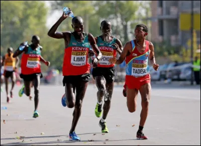 Quel est le record mondial au marathon, détenu par le Kenyan Eliud Kipchoge ?
