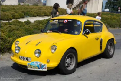 Qui est a l'origine de l'Alpine Renault, automobile de sport française par excellence ?