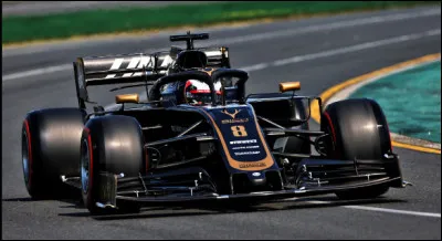 Pilote français le plus expérimenté de ce championnat, il est souvent moqué pour ses erreurs mais ses détracteurs oublient que sa Haas numéro 8 n'est pas une Red Bull, ni une Ferrari et encore moins une Mercedes. Qui pilote la Haas numéro 8 ?