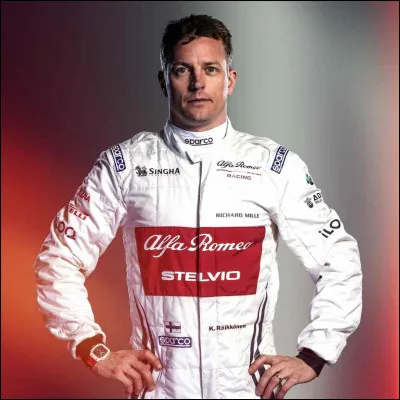 Doyen chez les pilotes, Iceman est retourné chez Sauber, aujourd'hui appelée Alfa Romeo Racing. Quel numéro de course porte Kimi Räikkönen ?