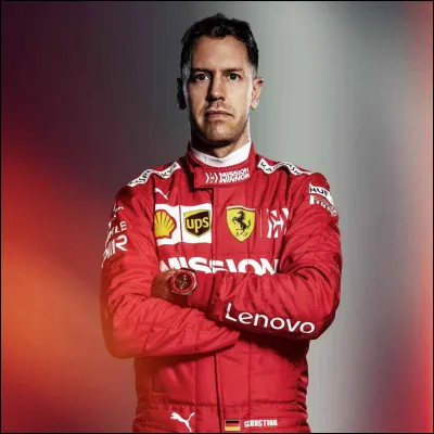J'ai commencé par Charles Leclerc, allons voir la voiture de son coéquipier Sebastian Vettel. Quel numéro se trouve sur sa voiture ?