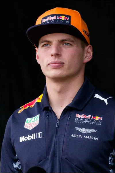 Finissons le tour des trois grandes écuries de la Formule 1 avec Red Bull ! Savez-vous quel numéro se trouve sur la voiture de Max Verstappen ?