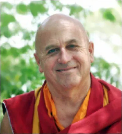 Qui est ce Matthieu, moine bouddhiste français, essayiste, photographe et interprète français du dalaï-lama ?