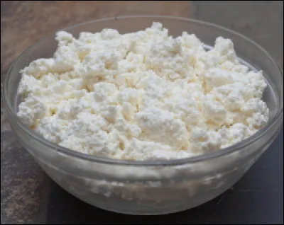 Quel est le nom de ce fromage italien à pâte fraîche ?