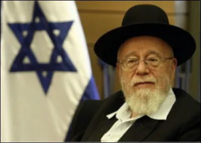 Qui est le chef spirituel et ministre du culte d'une communauté juive ?