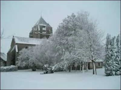 Petit retour en hiver avec cette vue enneigée de Saint-Léonard-en-Beauce. Commune du Centre-Val-de-Loire, dans l'arrondissement de Blois, elle se trouve dans le département ...