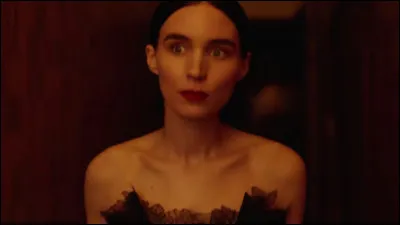 Qui est cette star, &eacute;g&eacute;rie d'un parfum de Givenchy ?