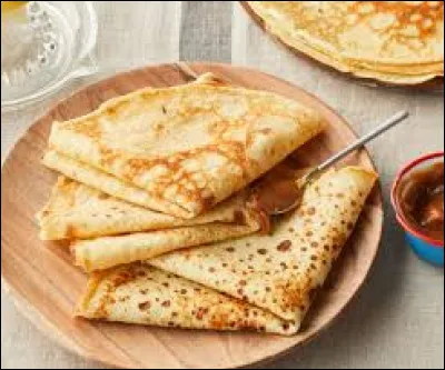 Quelle est la première étape pour réaliser des crêpes ?