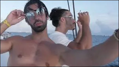 Quel chanteur français a eu la curieuse idée d'enregistrer un morceau très inspiré par PNL intitulé "Hypertranquille", en 2017 ?