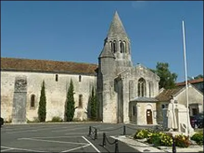Petite ville de 7 700 habitants du département de la Charente, située dans l'agglomération d'Angoulême :