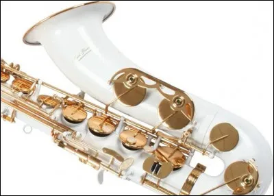 Qui est l'inventeur du saxophone, au milieu du XIXe siècle ?