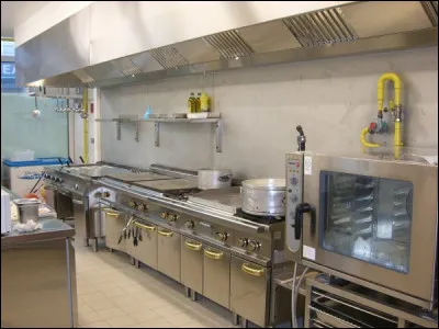 Passons ensuite dans les coulisses, c'est à dire :