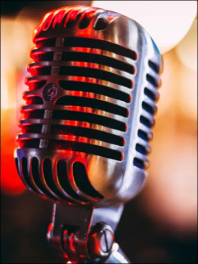 Qui chante "Maman" ?