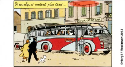 Page 44 du même album, les deux compères s'apprêtent à prendre un bus, lequel est garé devant un hôtel (helvétique) : comment se nomme-t-il ?
