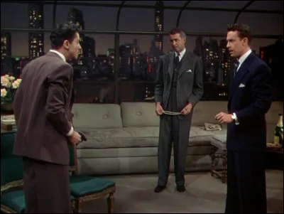 Sorti en 1948, c'est le premier film en couleurs d'Alfred Hitchcock : quel est son titre (français) ?