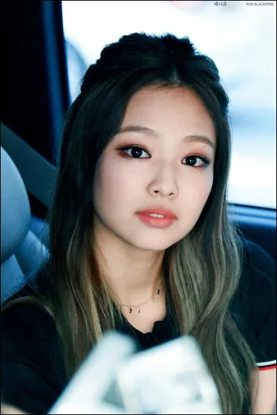 Jennie est-elle la plus âgée des 4 membres du groupe ?