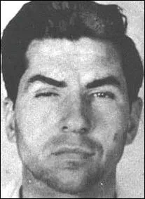 N en 1896  Lercara Friddi en Sicile, mort  Naples en 1962, il devint le parrain de la famille Masseria.