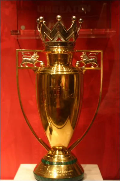 Lors de l'historique saison 2003/2004 (champions sans aucune défaite en Premier League), qui était le capitaine des Gunners ?