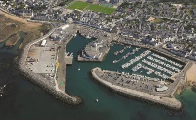 Petite ville de 4 400 habitants du département de la Loire-Atlantique, station balnéaire sur la presqu'île de Guérande :