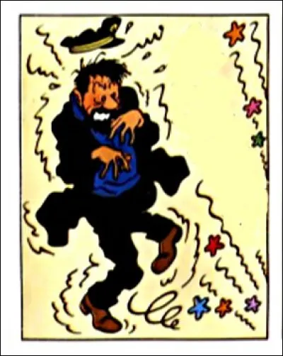 C'est encore le capitaine qui se fait une frayeur. Mais qu'a-t-il donc encore fait et quelle interjection manque à cette case ?