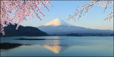 Dans quel pays se situe cette montagne ?