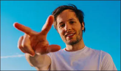 Complétez le titre de cette chanson : "Le Fils à...